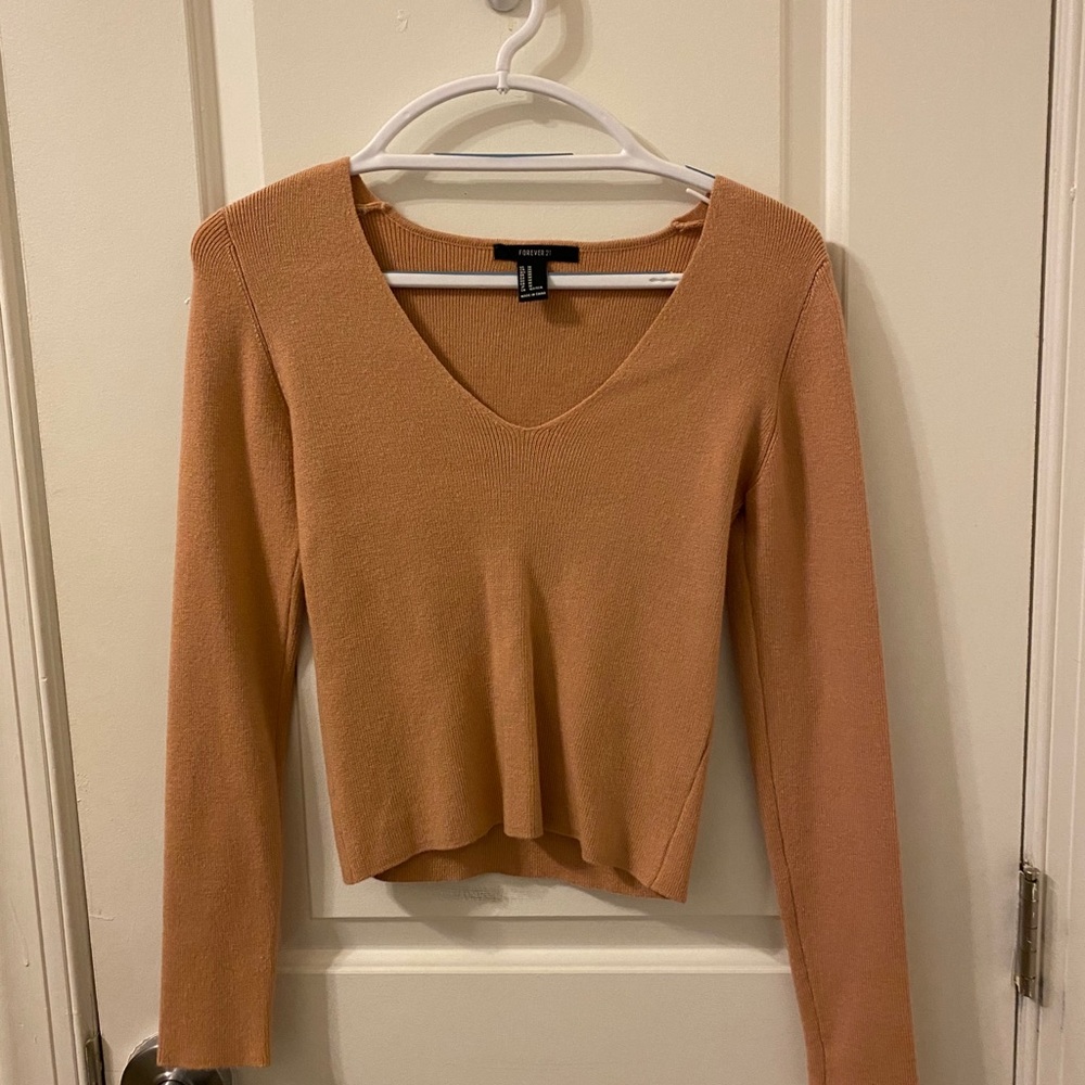 Cropped v neck sweater